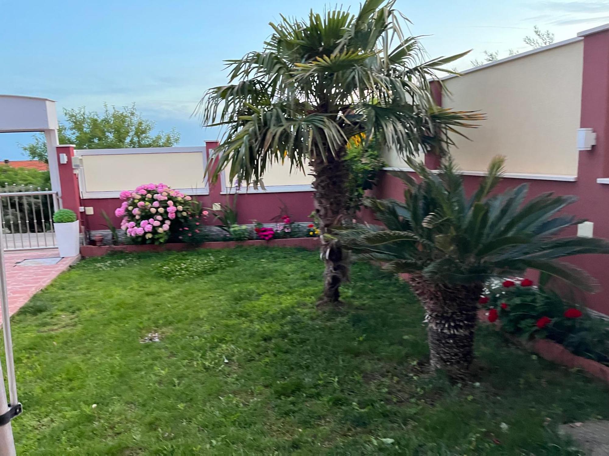 Apartments Villa Stella Maris Rogoznica  Buitenkant foto